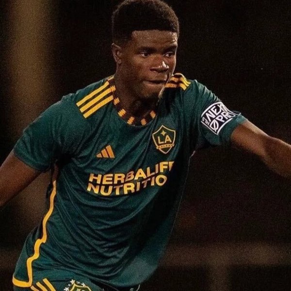 Aaron Bibout